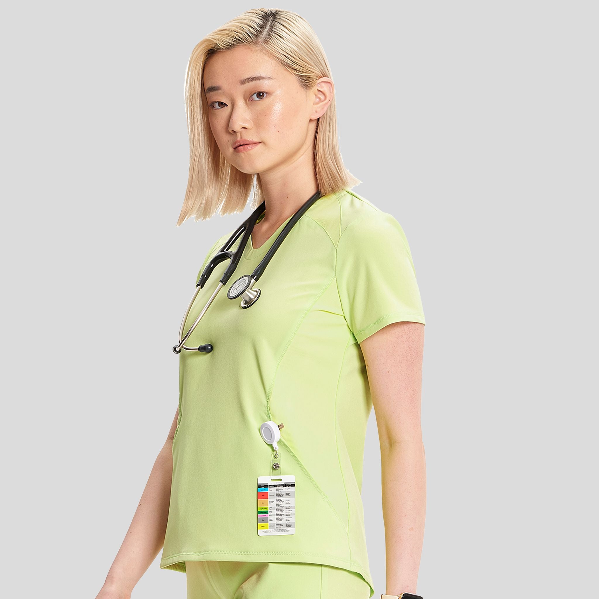 IN_INFINITY_GNR8_VNECKTOP_620A_GREENENERGY_LEFT2